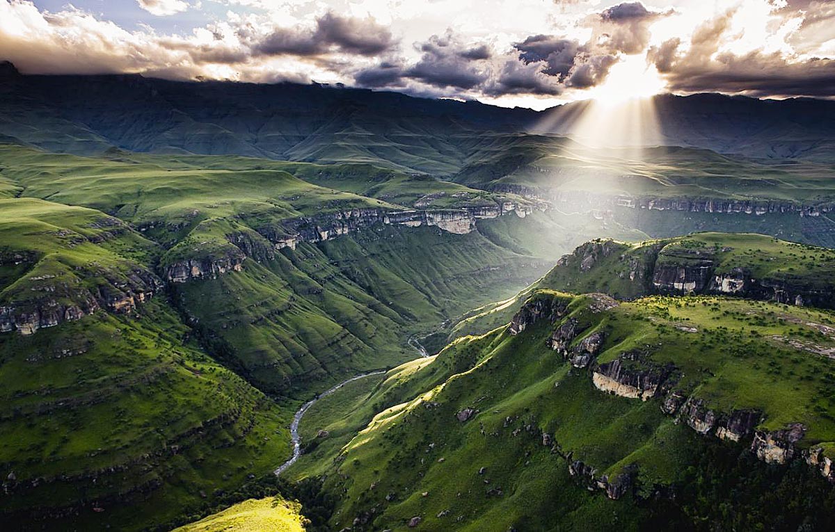 Drakensburg Mountains Durban Point Waterfront   Drakensberg Mountains South Africa 